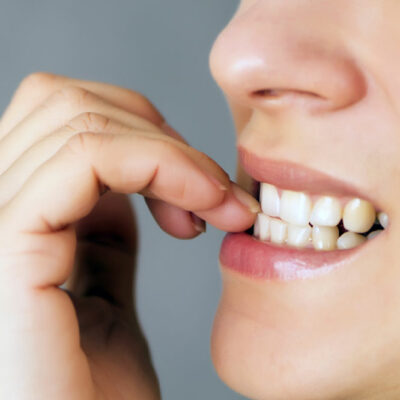 7 unhealthy habits that damage teeth